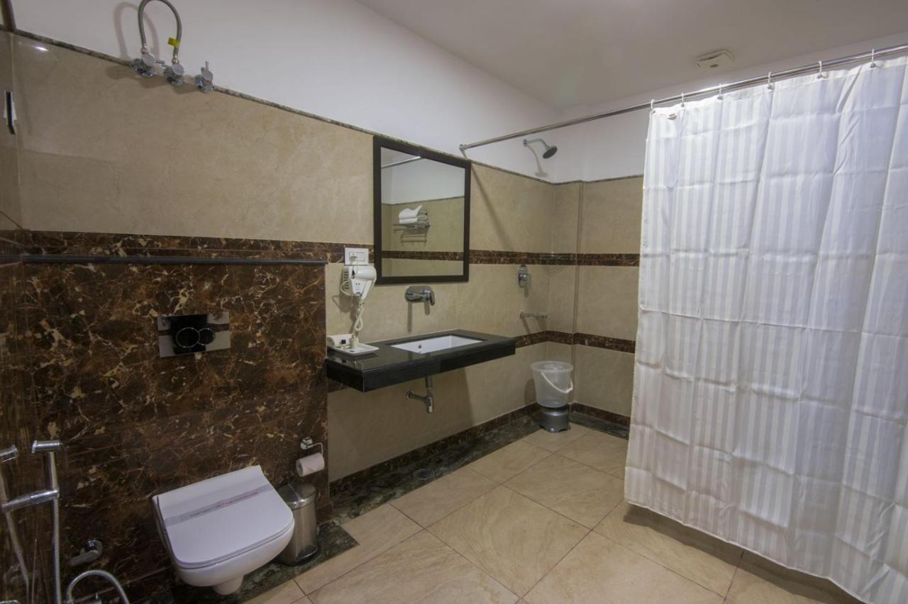 Shivaay Morex- A Vegetarian Hotel Дармсала Экстерьер фото