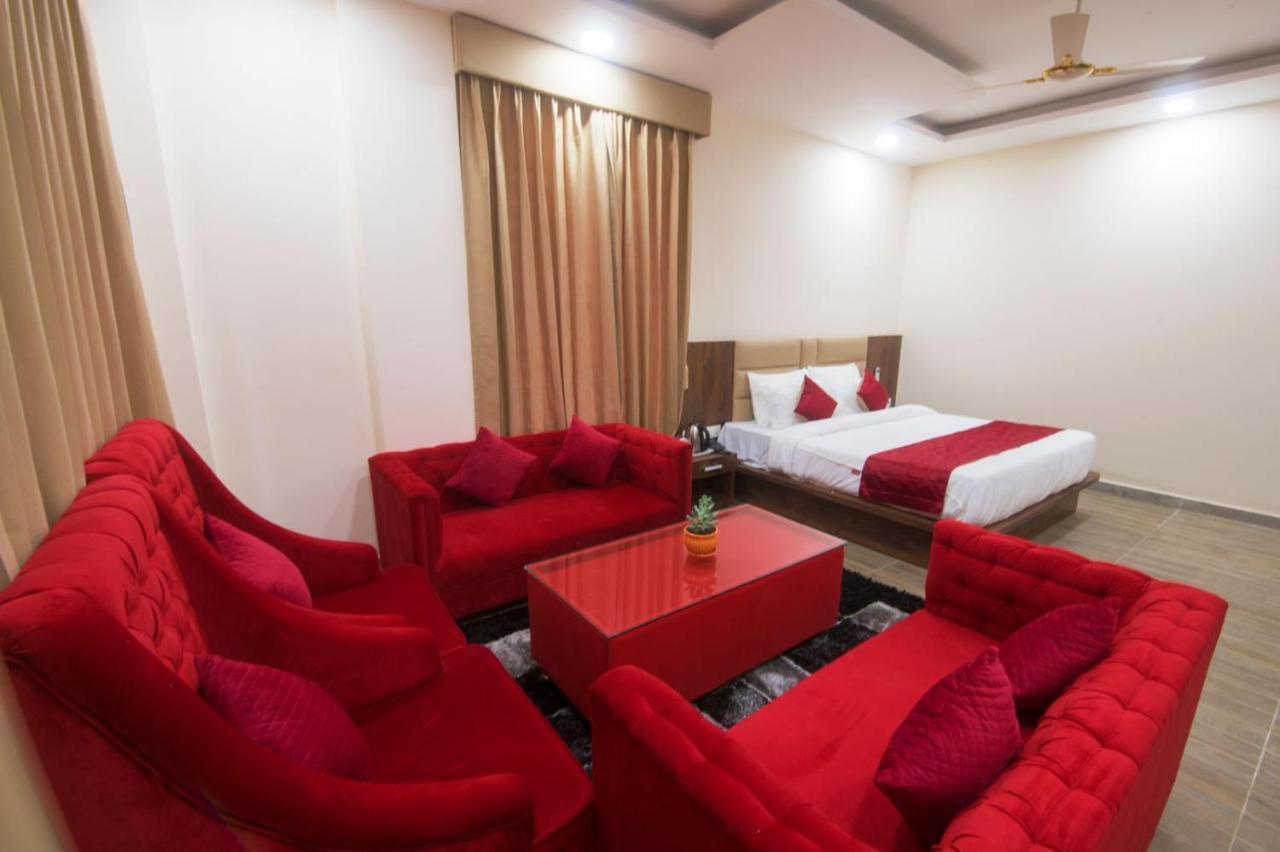 Shivaay Morex- A Vegetarian Hotel Дармсала Экстерьер фото