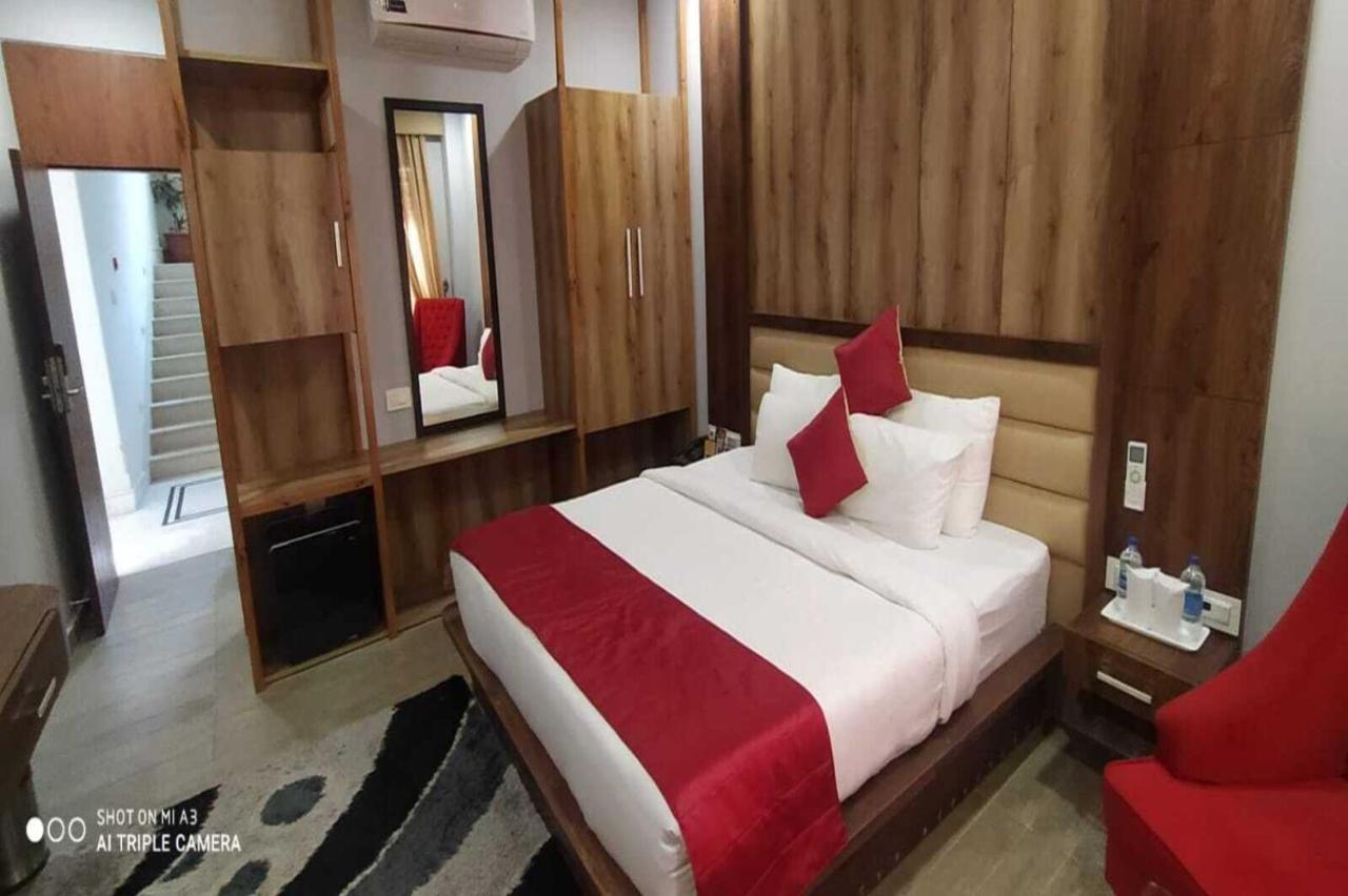 Shivaay Morex- A Vegetarian Hotel Дармсала Экстерьер фото